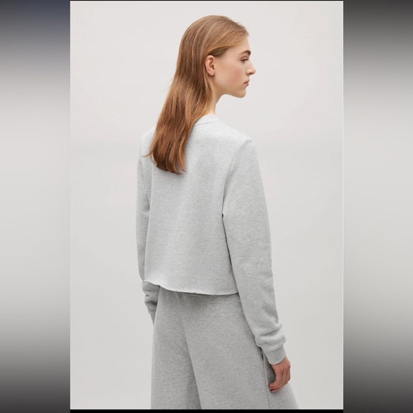 COS Stores cropped light grey cotton sweatshirt - Picture 3 of 12